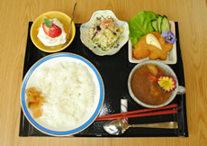 昼食：例